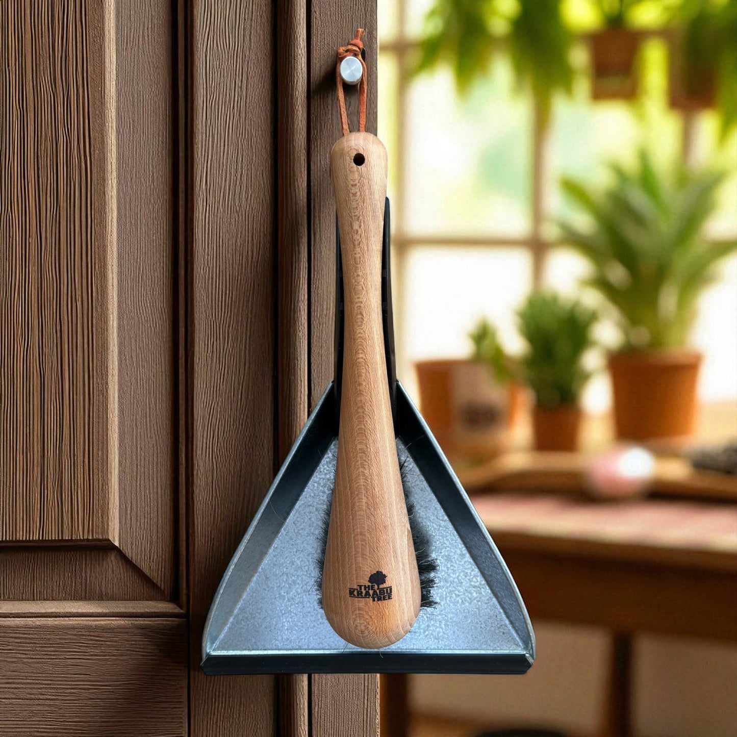 Luxury dust pan & brush set