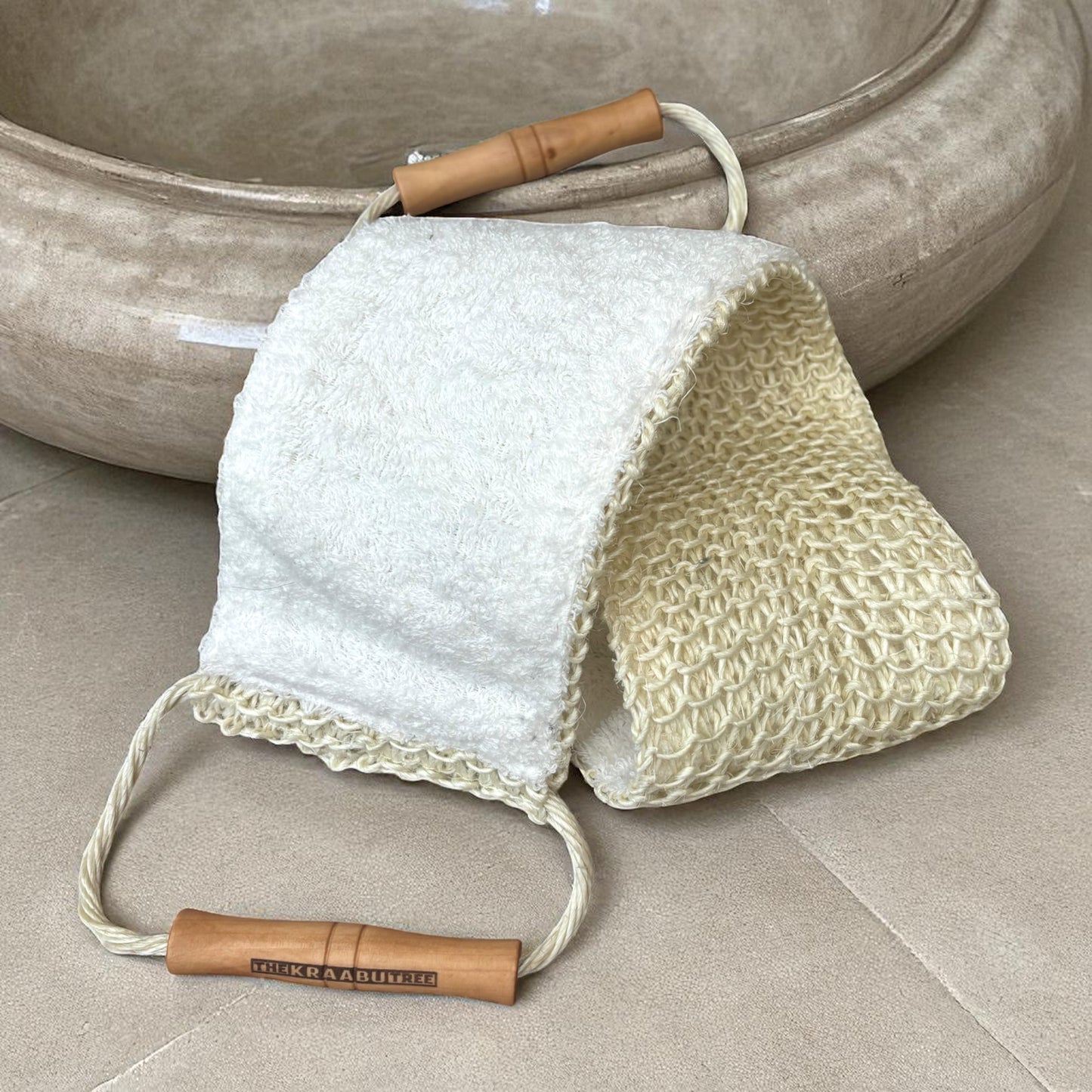 Natural sisal bath strap with wooden handle 80 cm long