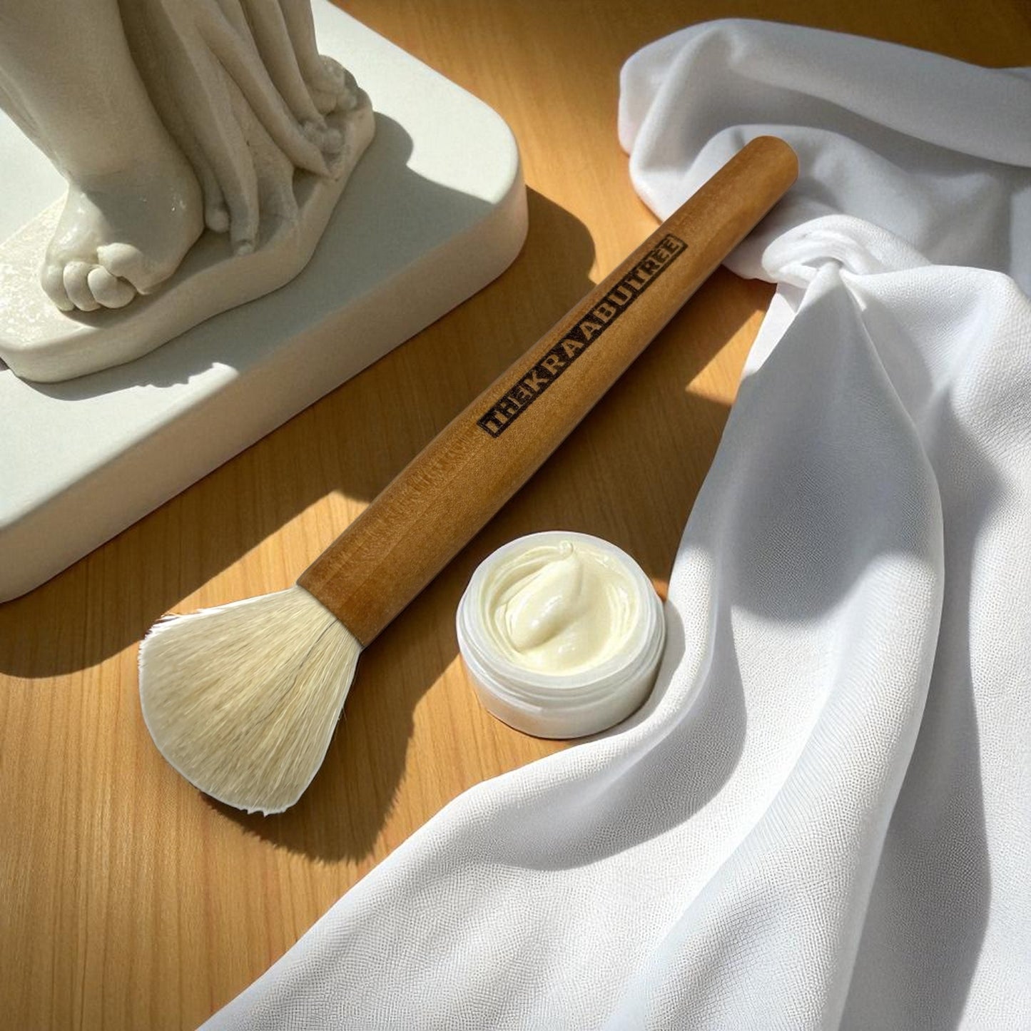 Round Luxury Cashmere Dusting Brush 15cm