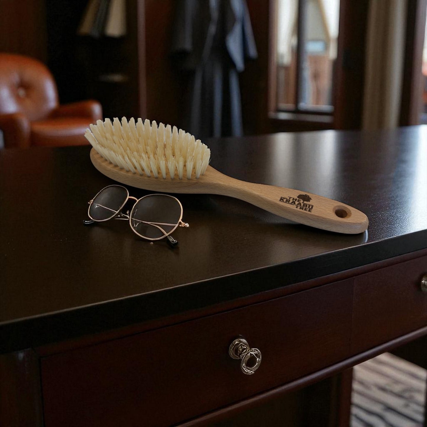 Oval hair brush with firm boar bristle 24cm